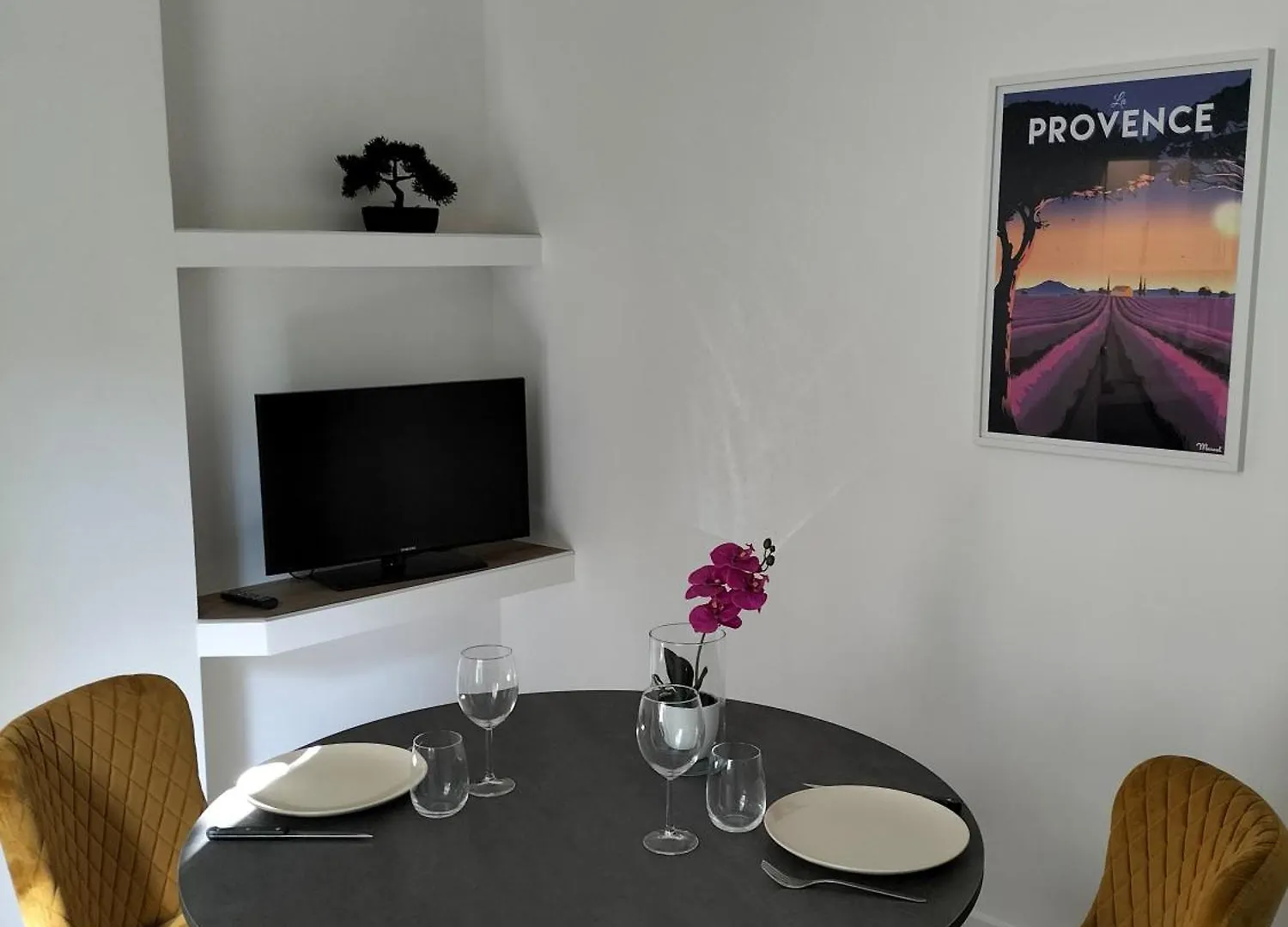 Studio Balcon, Intra Muros, Climatise Avec Wifi Avignon 0*,  France