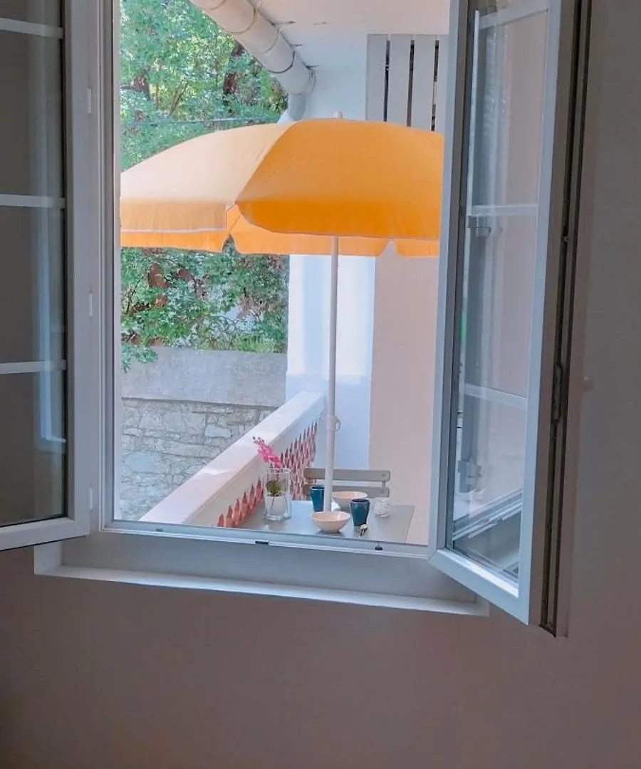 Apartment Studio Balcon, Intra Muros, Climatise Avec Wifi Avignon